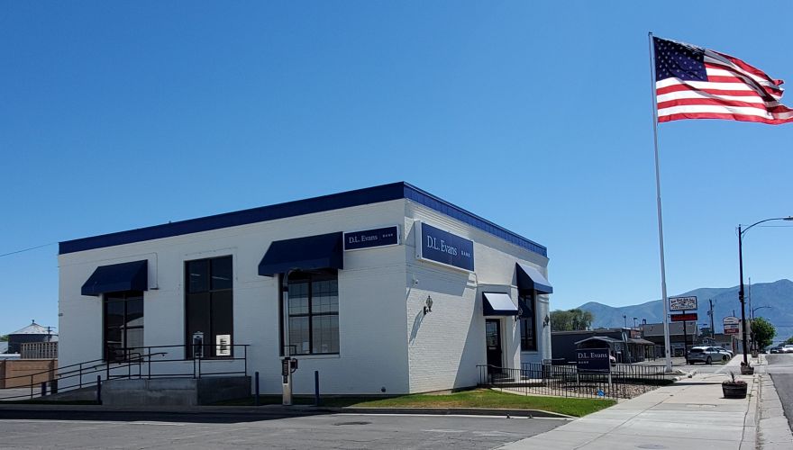 Branch Hours And Locations Near Me D L Evans Bank